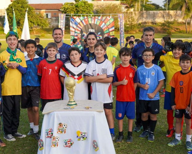 Energia e emo��o da Copa do Mundo tomam conta do Col�gio Anglo na abertura da Lions King